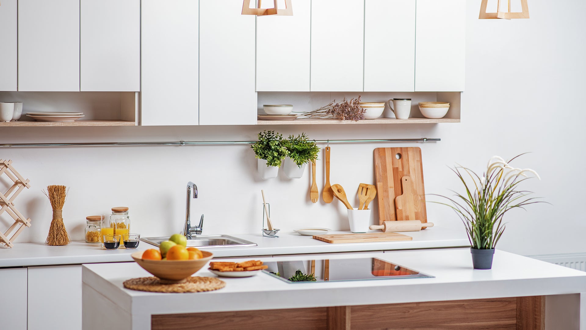 Wooden bowl and plates