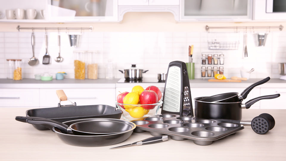 Set of non-stick pans